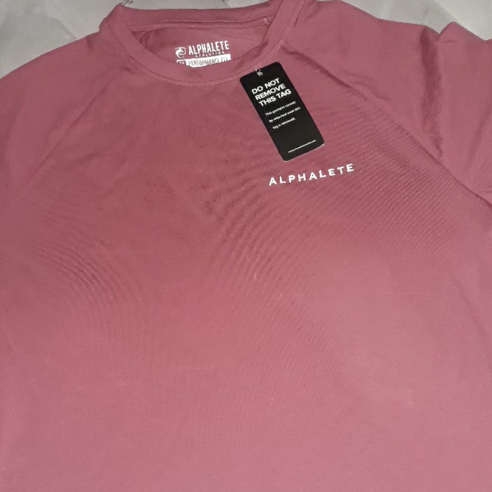 Alphalete med mens shirt